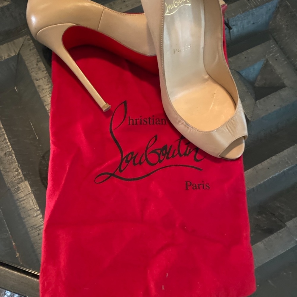 Shoes - Picture 2 of 2